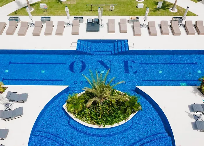 One Canal Point