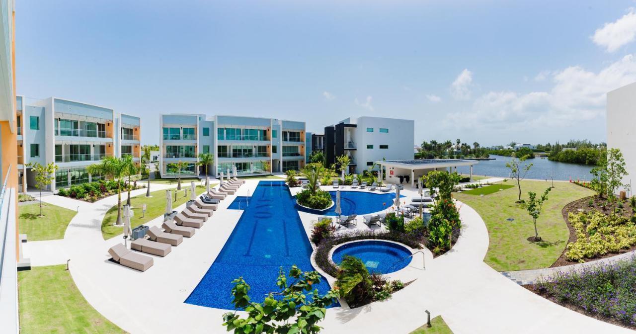 Resort One Canal Point