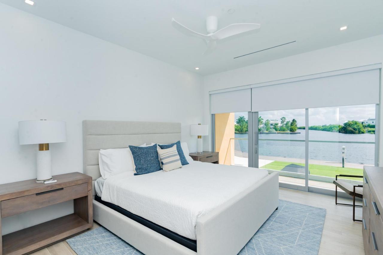 One Canal Point * George Town