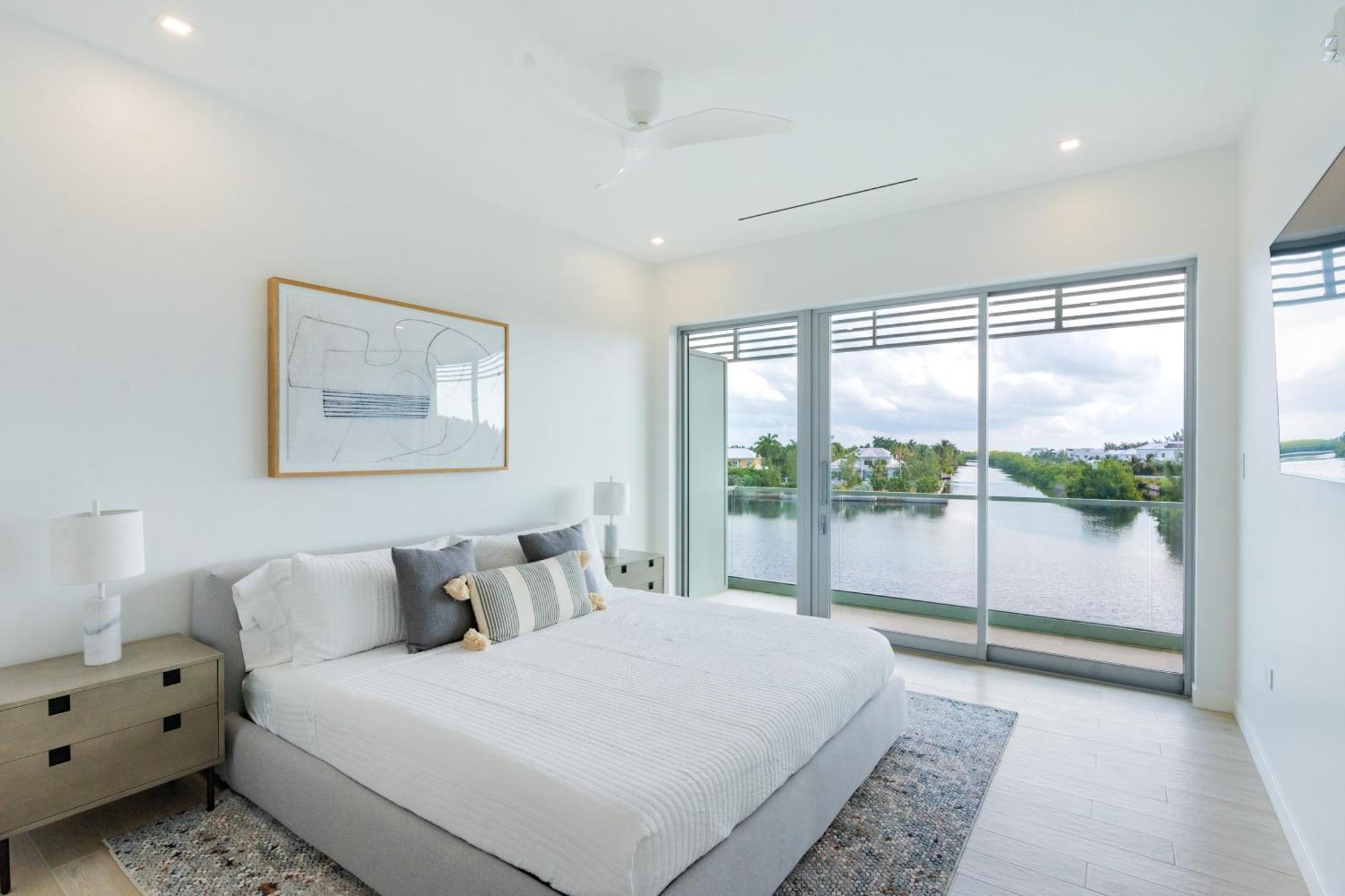 Resort One Canal Point